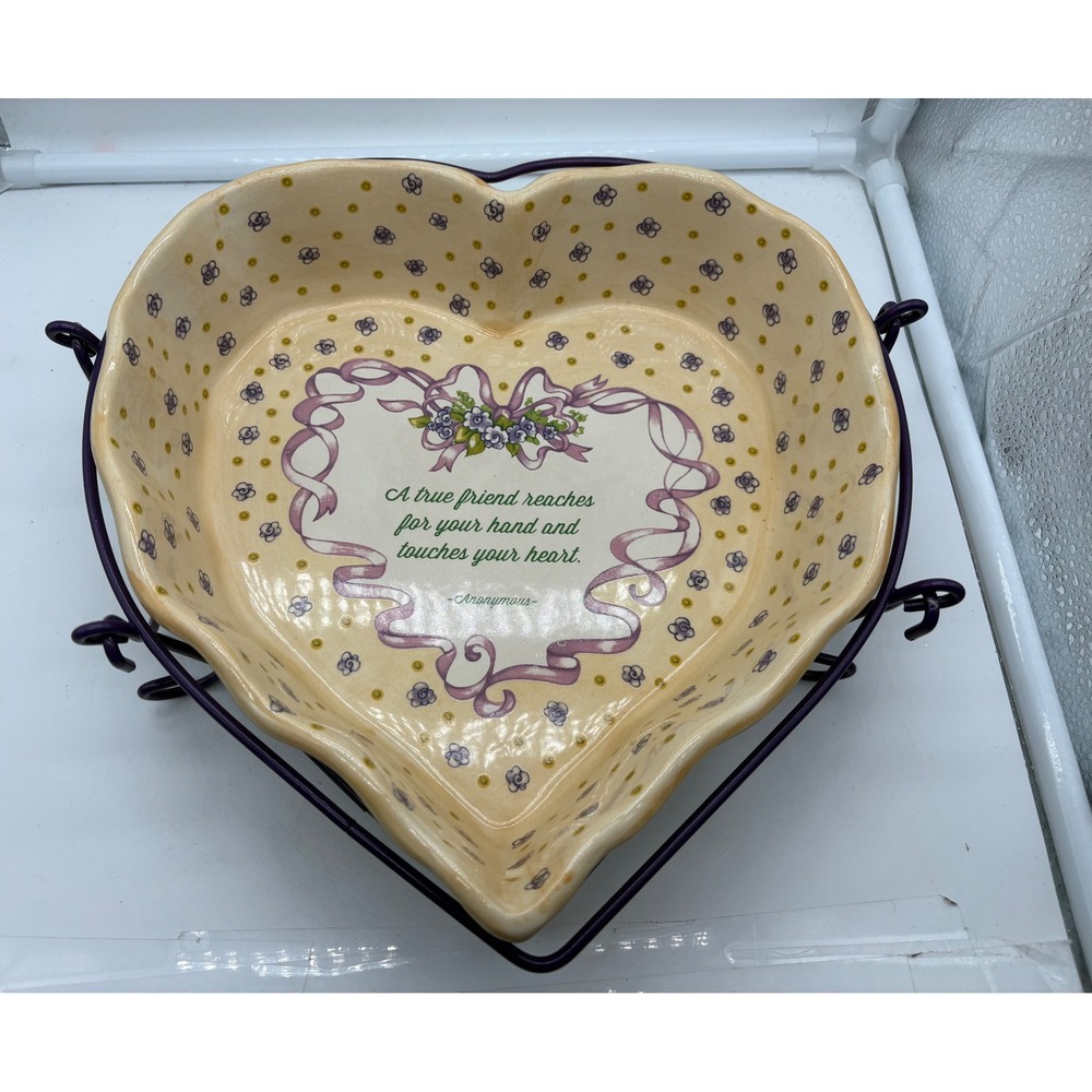 Temp-tations Old World 1.5-Quart Heart-Shaped Friendship Baker with Wire Rack